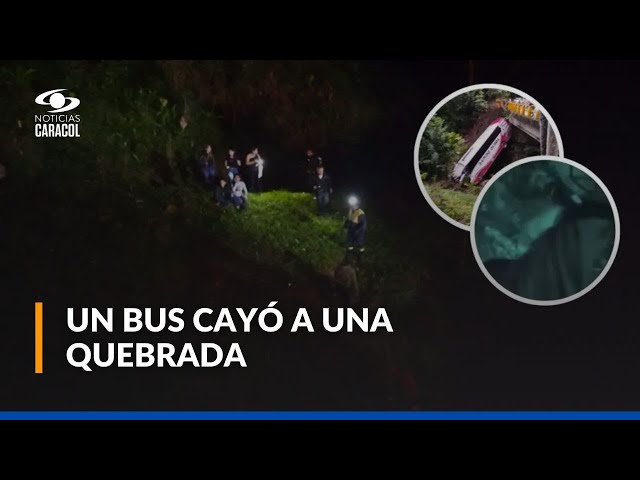 ⁣Grave accidente de bus en la vía Medellín-Bogotá deja tres personas fallecidas y 39 heridas