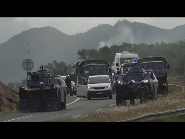 ⁣Neukaledonien: 600 Polizisten räumen die Strasse zum intrnationalen Flughafen