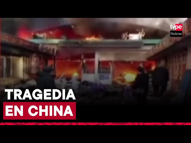 ⁣Ocho muertos y 15 heridos deja un incendio en un mercado en China