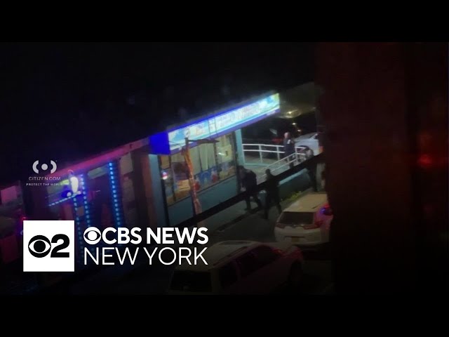 ⁣Search for man who shot 3 inside Brooklyn restaurant