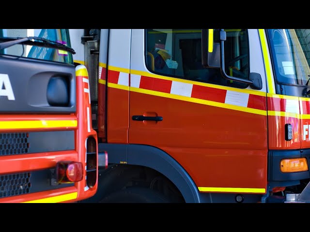 ⁣Fire tears through Melbourne shopping complex