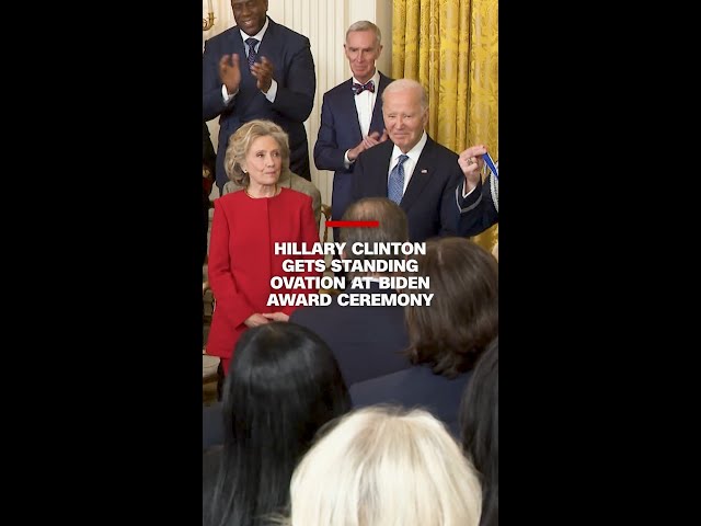 ⁣Hillary Clinton gets standing ovation at Presidential Medal of Freedom awards