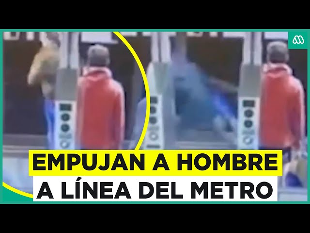 ⁣Hombre es empujado a línea del Metro en Nueva York: Atacante lo hizo por "diversión"