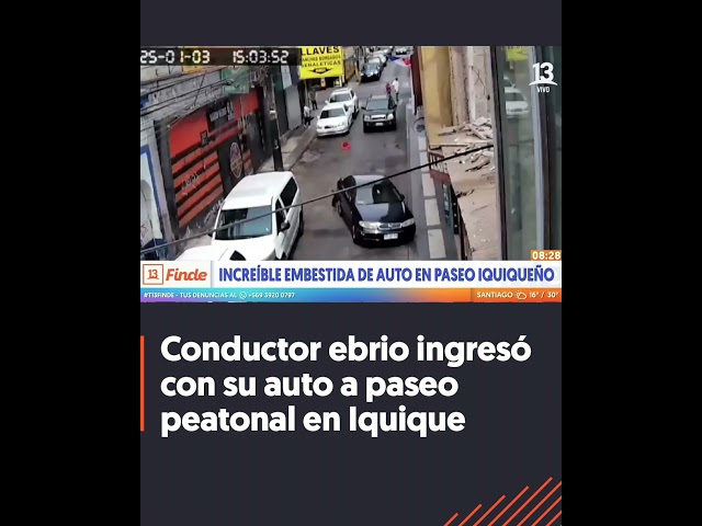 ⁣Conductor ebrio ingresó con su auto a paseo peatonal en Iquique