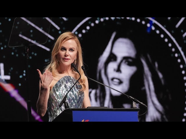 ⁣Nicole Kidman pays tribute to late mother at Palm Springs Film Festival