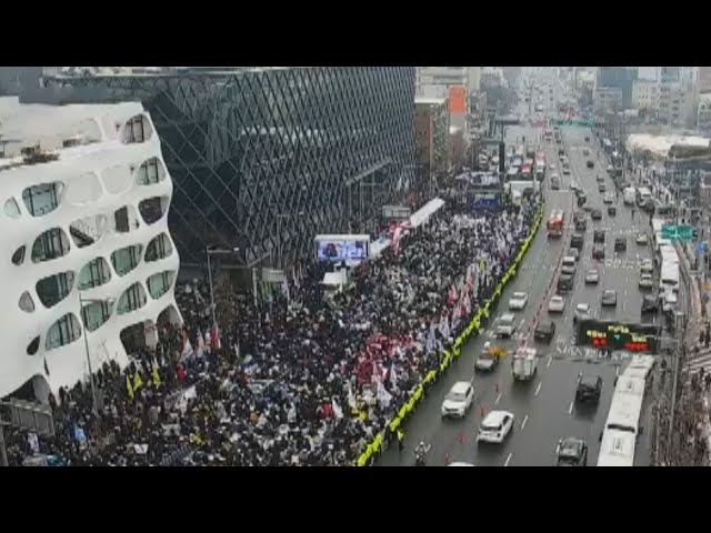 ⁣관저 앞 찬반 집회 계속…오후 들어 집회 본격화 / 연합뉴스TV (YonhapnewsTV)