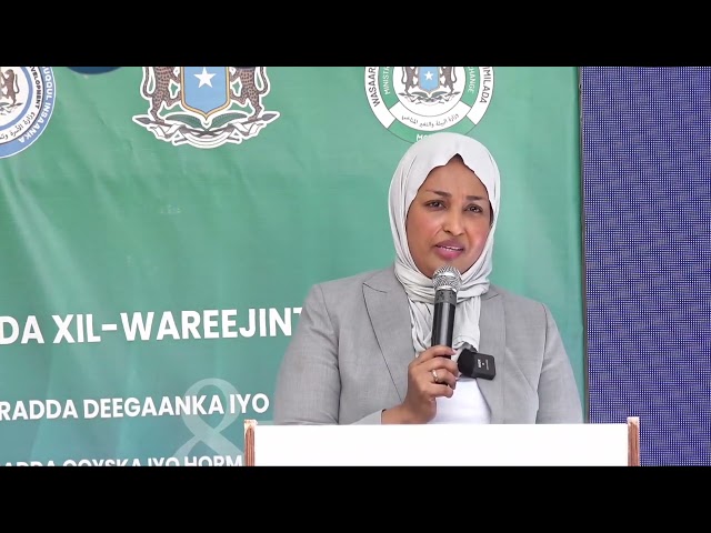 ⁣Wasiir Khadiijo Maxamed Al-makhzuumi"Waan ku faraxsanahay in aan maanta wareejiyo wasaarad dhis