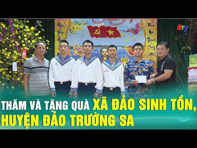 Thăm và tặng quà xã đảo Sinh Tồn, huyện đảo Trường Sa