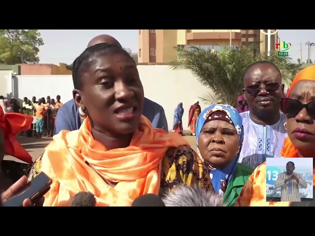 ⁣Assainissement: ONU Femmes offre du matériel de travail à la Brigade verte et au VADS