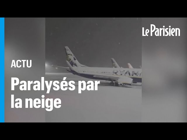 ⁣De fortes chutes de neige sèment la pagaille au Royaume-Uni