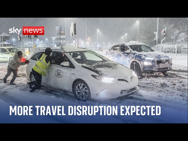 ⁣Commuters face snow, ice and freezing rain on return to work