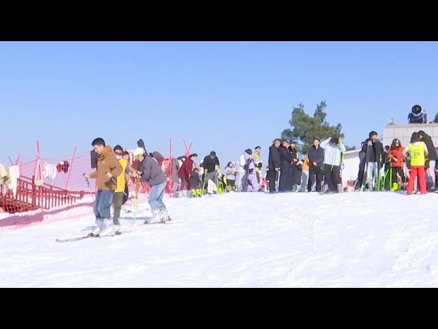 ⁣GLOBALink | Liupanshui in SW China attracts skiing enthusiasts to Guizhou's winter wonderland