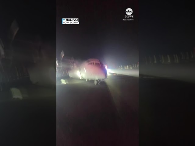 ⁣Plane wing turns into fireball during terrifying landing - ABC News