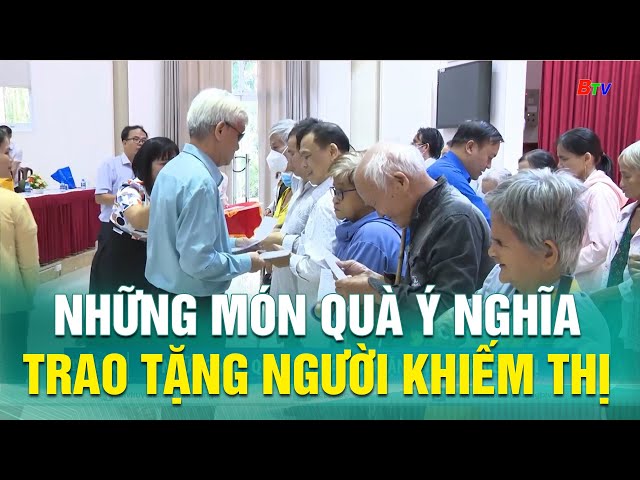 ⁣Những món quà ý nghĩa trao tặng người khiếm thị