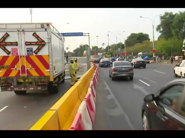 ⁣Caos vehicular por cierre de ingreso a la Vía Expresa de Paseo de la República