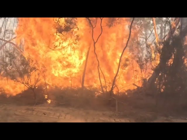 ⁣Grampians bushfire warning downgraded