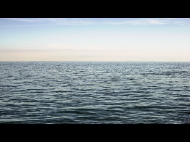 ⁣Two men dead after boat capsizes at South Australia beach