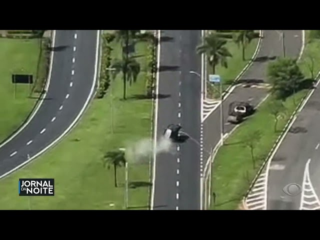 ⁣Perseguição a carro roubado no interior de São Paulo