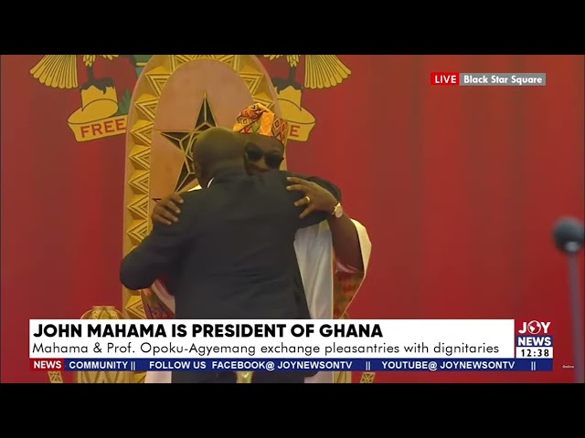 ⁣Moment former Vice President Dr. Mahamudu Bawumia congratulates President John Mahama