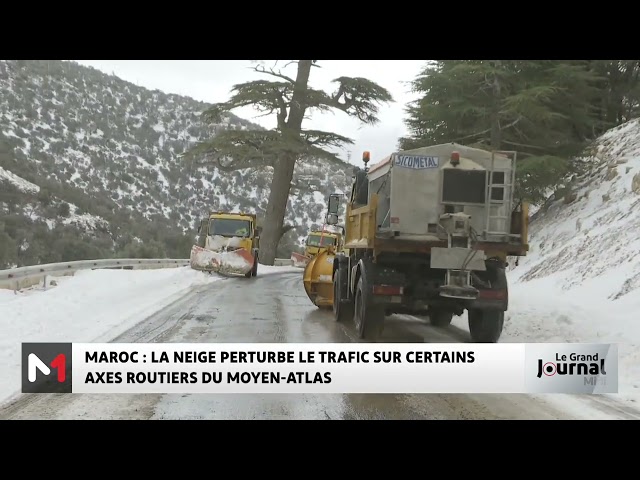 ⁣Maroc : la neige perturbe le trafic sur certains axes routiers du Moyen-Atlas