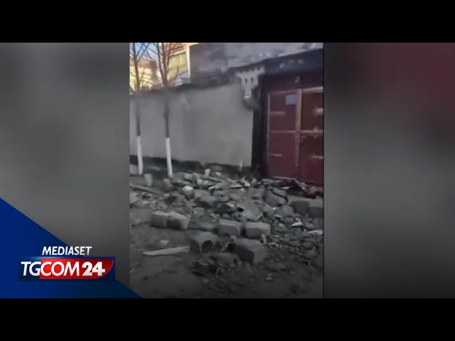 ⁣Violento terremoto colpisce il Tibet: decine di morti e feriti