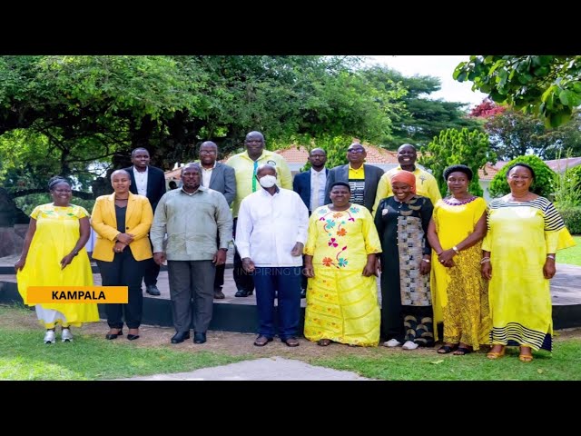 ⁣MUSEVENI MEETS TOP NRM LEADERSHIP: AN 18.9 MILLION DIGITALIZED REGISTER PRESENTED TO PRESIDENT