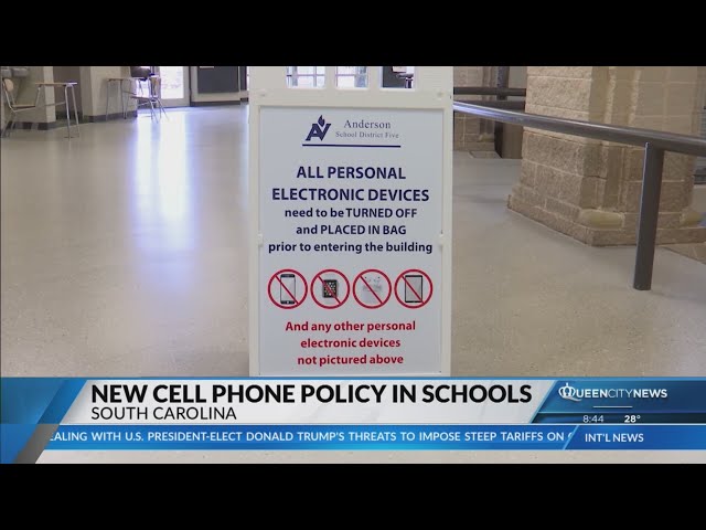 ⁣New cell phone policy in South Carolina schools