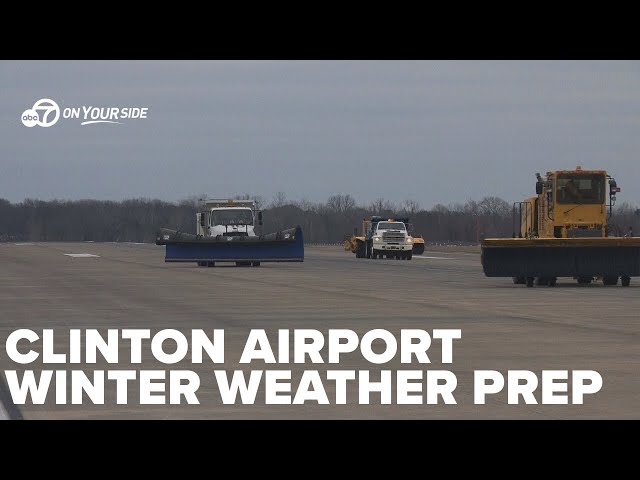 ⁣Bill and Hillary Clinton National Airport prepares for severe wintry weather