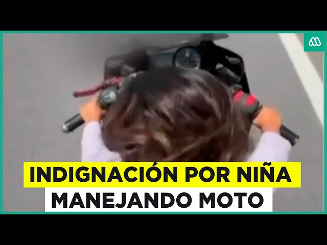 ⁣Indignación por niña manejando moto: Condena transversal a video en redes sociales