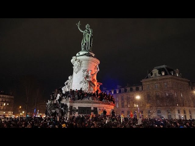 ⁣Thousands gather to celebrate death of French far-right figure Jean-Marie Le Pen