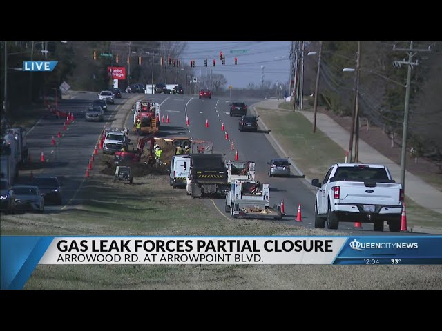 ⁣Gas leak keeping Arrowood Road in SW CLT closed