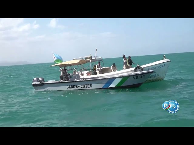 ⁣La Garde-Côtes Djiboutienne mene une opération de sauvetage en mer.