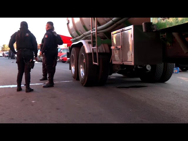 ⁣Motociclista Muere Atropellado por Pipa de Agua en la Av. Texcoco en Neza, Edomex