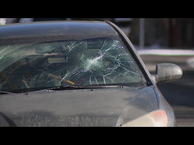 ⁣Man arrested after allegedly smashing windshields with large rocks