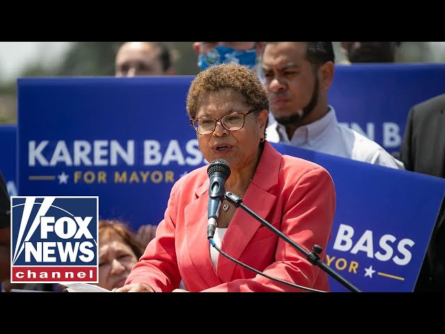 ⁣WATCH LIVE: LA Mayor Karen Bass holds press briefing on California wildfires