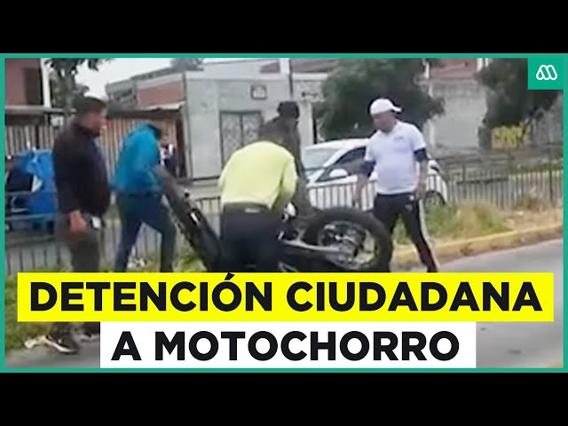 ⁣Detención ciudadana a "motochorro: Personas detiene a ladrón y lo atacan en la vía pública