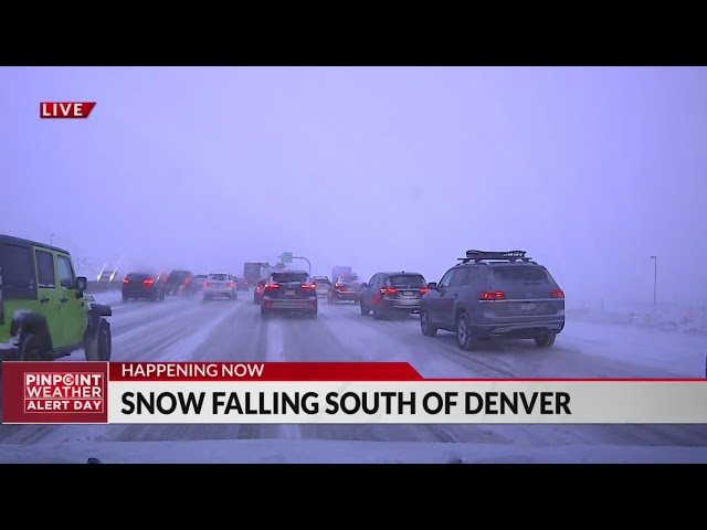 ⁣Heavy snow falling south of Denver