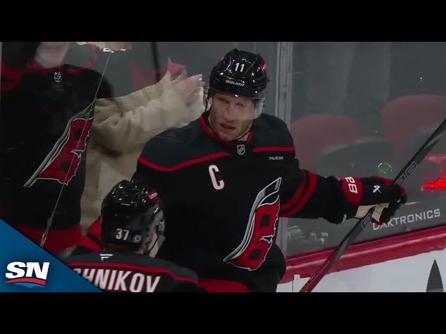 ⁣Hurricanes' Eric Robinson, Jordan Staal Score Two Goals In 17 Seconds