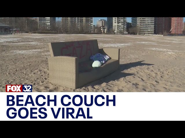 ⁣Abandoned couch on Chicago beach goes viral