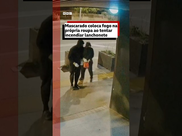 ⁣Incendiário trapalhão acaba colocando fogo nas próprias roupas na Austrália #bbcnewsbrasil