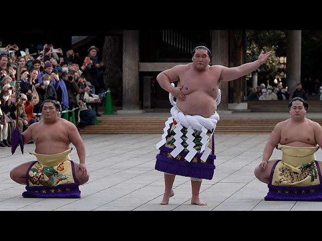 ⁣NO COMMENT: El campeón de sumo inicia la temporada con un ritual tradicional en el Santuario Meiji