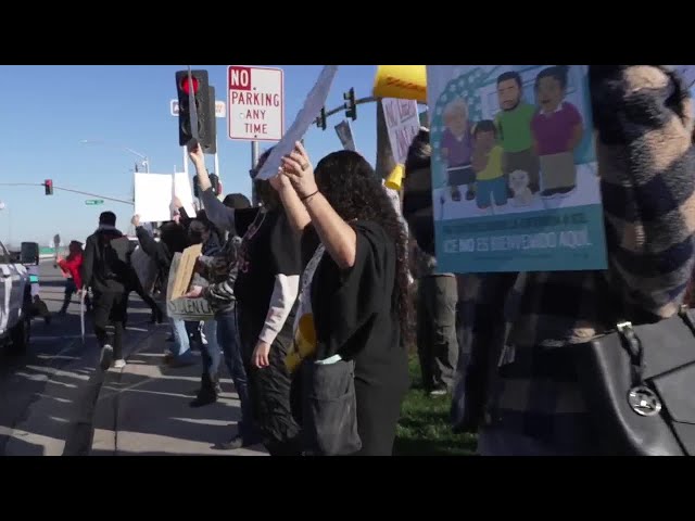 ⁣Hundreds of Kern residents gather in Bakersfield to protest Border Patrol operation