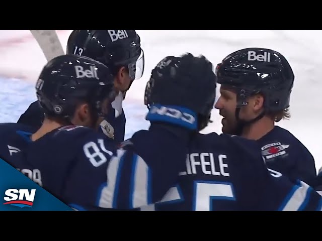 ⁣Jets' Slick Passing Gives Mark Scheifele Wide-Open Net vs. Kings