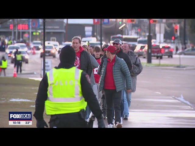 ⁣Texas, Ohio fans attend Cotton Bowl despite travel troubles