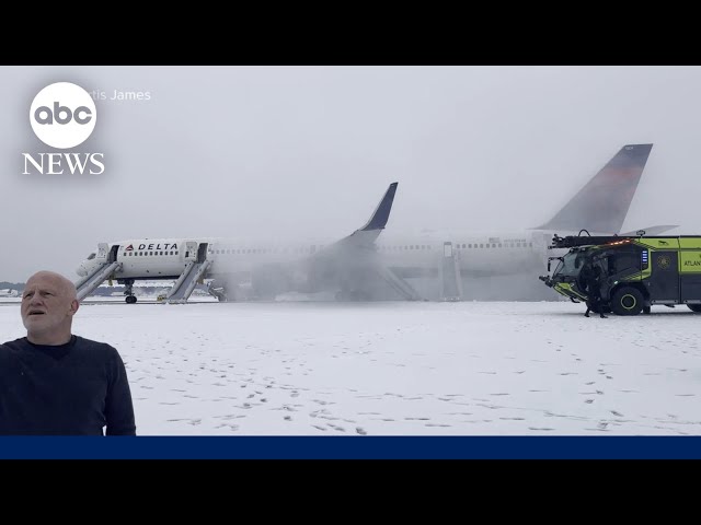 ⁣Passengers evacuate Delta flight due to engine issue