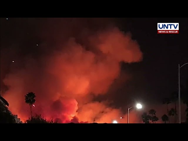 ⁣View of Pacific Palisades fire as seen from Encino in Los Angeles county