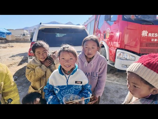 ⁣GLOBALink | Volunteers provide food, counseling to quake-affected people in China's Xizang