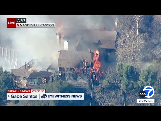 1st structure seen burning in Mandeville Canyon