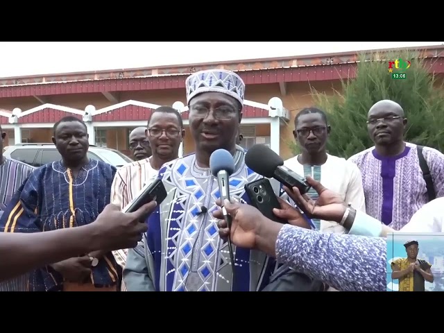 ⁣Enseignement de l’Anglais à partir du CE1: le ministre Jacques Sosthène Dingara face aux encadreurs