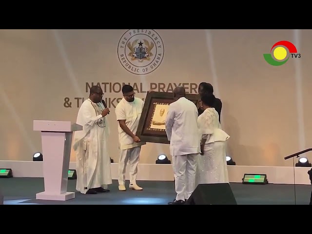 ⁣World Assemblies of God Fellowship presents special plaque to President John Dramani Mahama